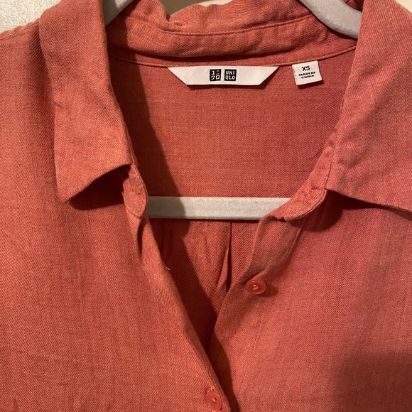 UNIQLO LONG SLEEVE POLO SIZE XS - Picture 2 of 2